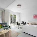 Daire Hideaway With Terrace Berlin